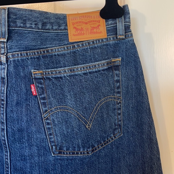 Levi’s Denim Skirt - Size 31 - Picture 4 of 9